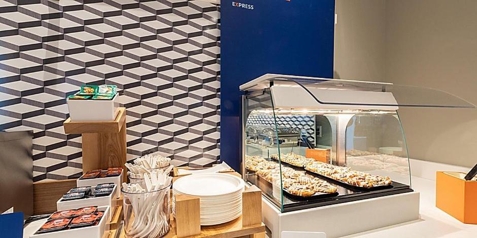 Holiday Inn Express & Suites Palm Desert - Millennium By Ihg Εξωτερικό φωτογραφία