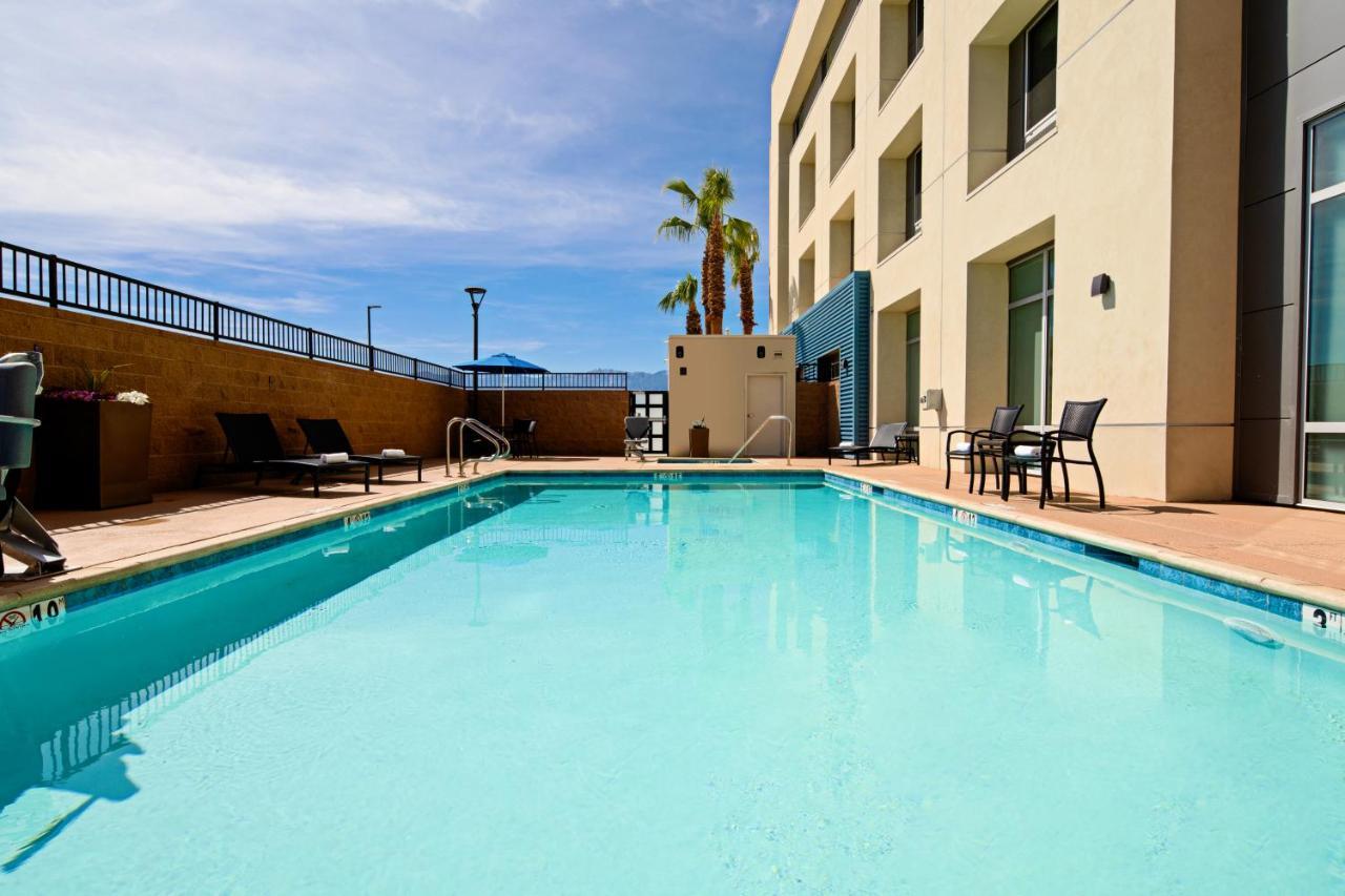 Holiday Inn Express & Suites Palm Desert - Millennium By Ihg Εξωτερικό φωτογραφία